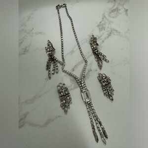 Vintage Continental necklace & clip on earrings